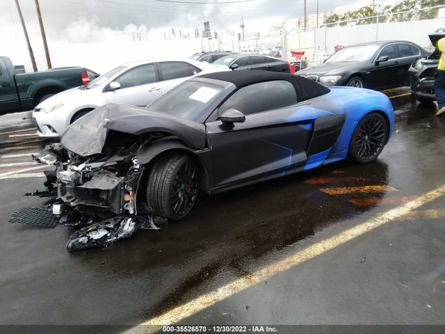 Audi R8 Spyder V10 2017 WUAVACFX7H7903311 Image 2