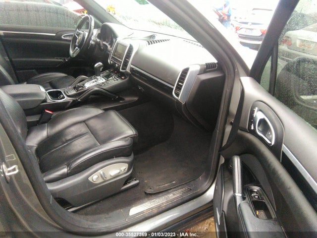 2016 Porsche Cayenne, VIN: WP1AA2A23GKA11472