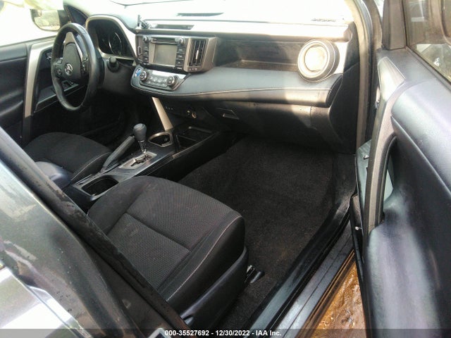 2018 Toyota RAV4, VIN: JTMRJREV2JD176734