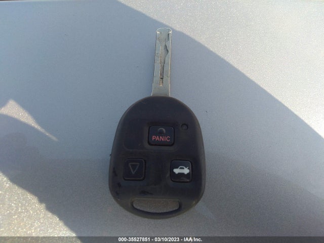 2003 LEXUS IS 300 VIN: JTHBD192030077428