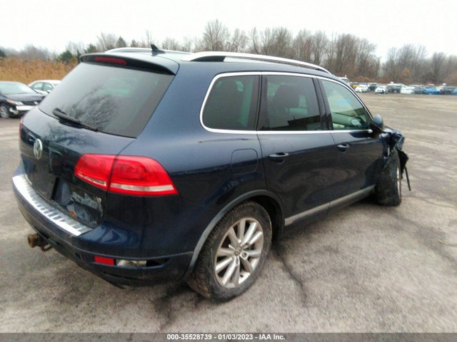 WVGEF9BPXED004586 Volkswagen Touareg Sport