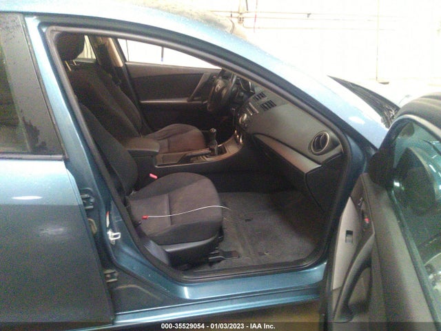 2011 MAZDA MAZDA3 I SPORT VIN: JM1BL1UG6B1437270