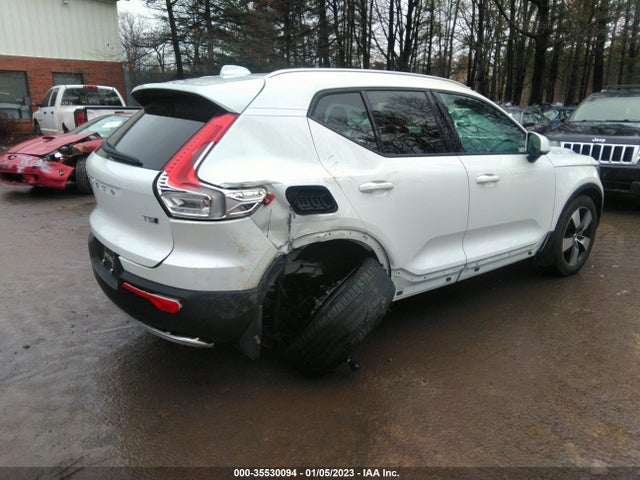 2021 Volvo XC40, VIN: YV4162UK8M2455289