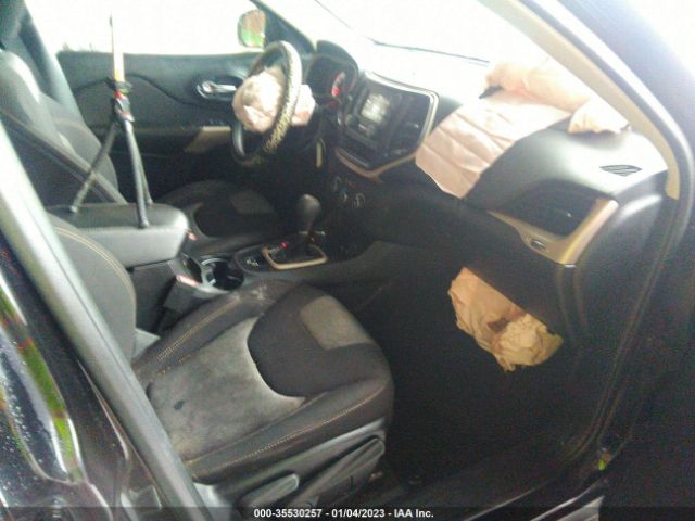 1C4PJMAB3HW569937 Jeep Cherokee Sport