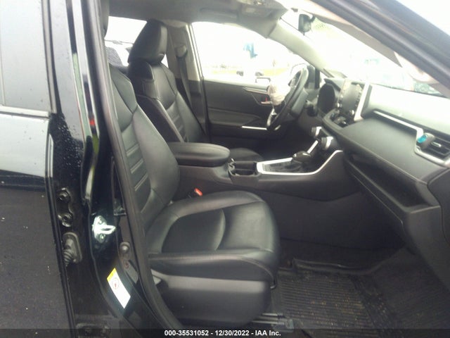 2019 TOYOTA RAV4 XLE PREMIUM VIN: JTMA1RFV1KD012310