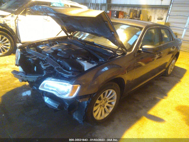 Chrysler 300 2014 2C3CCAAG8EH372960 Image 2
