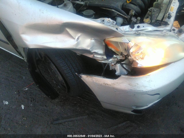 2003 TOYOTA COROLLA CE/LE VIN: JTDBR32E030036977