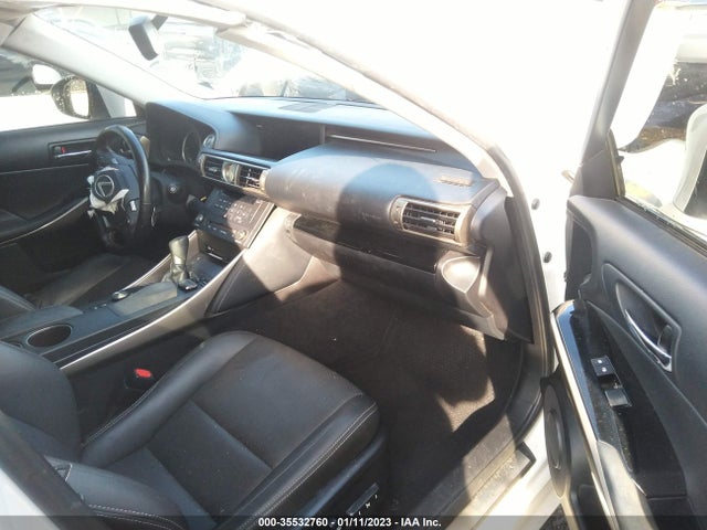 Lexus IS 200T 2016 JTHBA1D29G5029788 Image 5