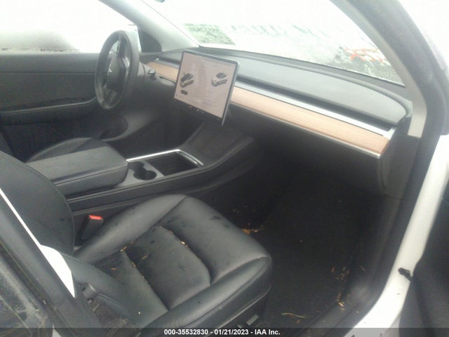 Tesla Model Y Long Range 2021 5YJYGDEE9MF300511 Image 7