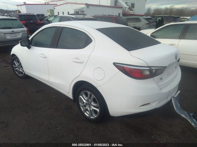 2017 Toyota Yaris, VIN: 3MYDLBYV6HY184657