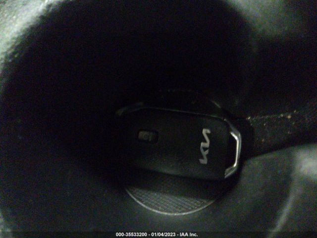KNDERCAA6N7300435 KIA SELTOS EX