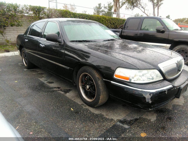 Lincoln Town Car Signature Limited 2007 1LNHM82W27Y608729 головне зображення