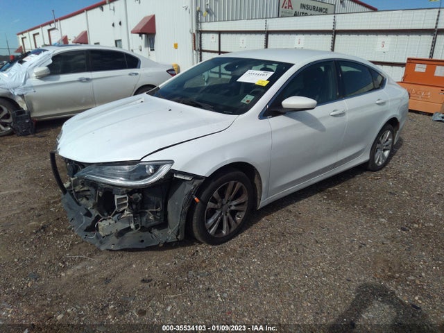 Chrysler 200 Limited 2015 1C3CCCAB0FN684179 Image 2