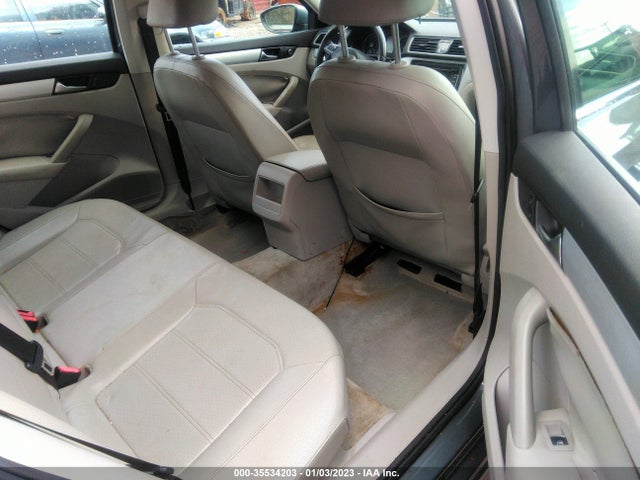 1VWBH7A31CC054555 Volkswagen Passat Se W/sunroof