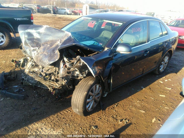 2010 VOLKSWAGEN JETTA SEDAN SE VIN: 3VWRZ7AJ5AM014713