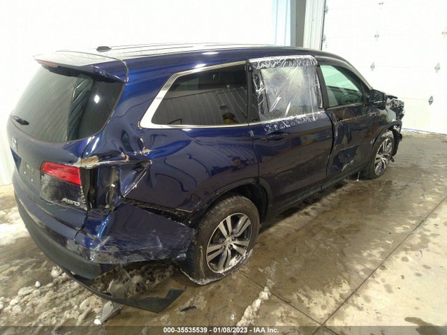2016 Honda Pilot, VIN: 5FNYF6H53GB111125