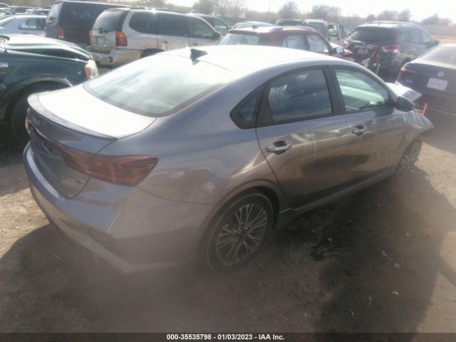 3KPF54AD0NE474386 KIA Forte Gt-line