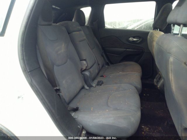 1C4PJLCS0GW216769 Jeep Cherokee Latitude
