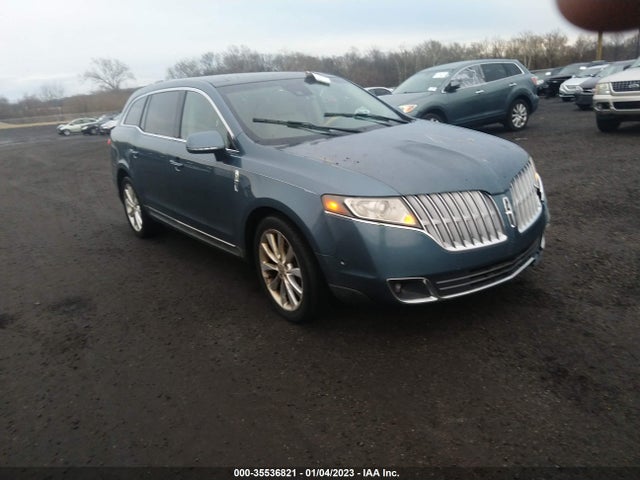 Lincoln MKT 2010 2LMHJ5AT2ABJ18640 Image 1