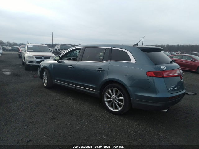 Lincoln MKT 2010 2LMHJ5AT2ABJ18640 Image 4