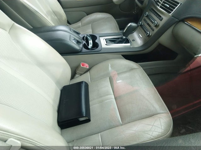 Lincoln MKT 2010 2LMHJ5AT2ABJ18640 Image 6