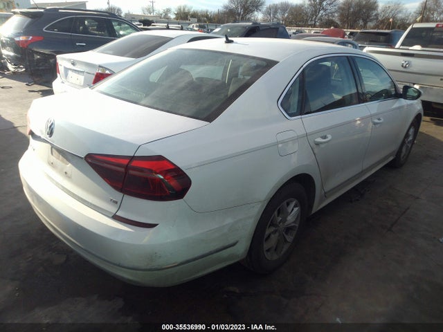 2017 Volkswagen Passat, VIN: 1VWAT7A31HC053374