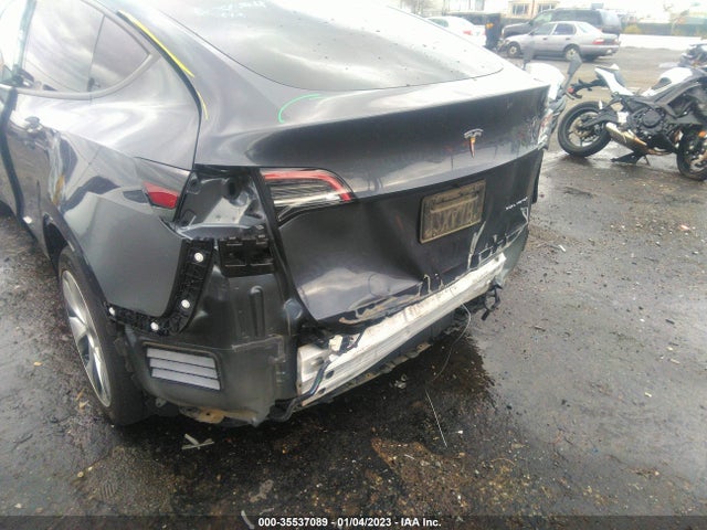 Tesla Model Y 2020 5YJYGDEE1LF054097 Image 8