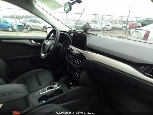 2022 Ford Escape, VIN: 1FMCU9H64NUB62529