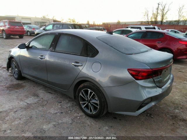 3KPF24AD1NE481663 KIA Forte Lxs