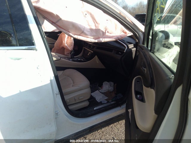 Buick Envision Premium I 2018 LRBFX3SX9JD025280 Image 5