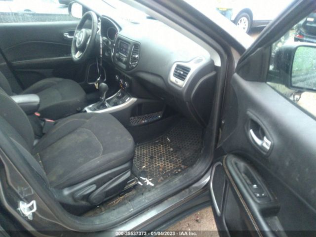 3C4NJDAB9JT132057 Jeep Compass Sport