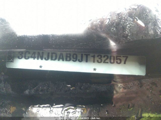 3C4NJDAB9JT132057 Jeep Compass Sport