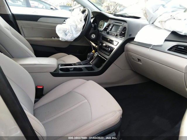 2015 HYUNDAI SONATA 2.4L SE VIN: 5NPE24AF8FH015061