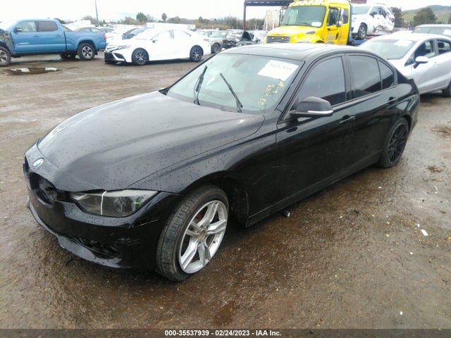 BMW 3 Series 328i 2013 WBA3C1C51DF443677 Image 2