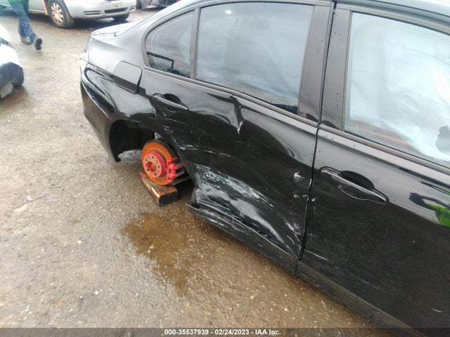 BMW 3 Series 328i 2013 WBA3C1C51DF443677 Image 7