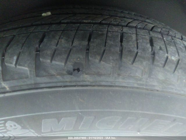 KNDMB5C19H6316308 KIA SEDONA LX