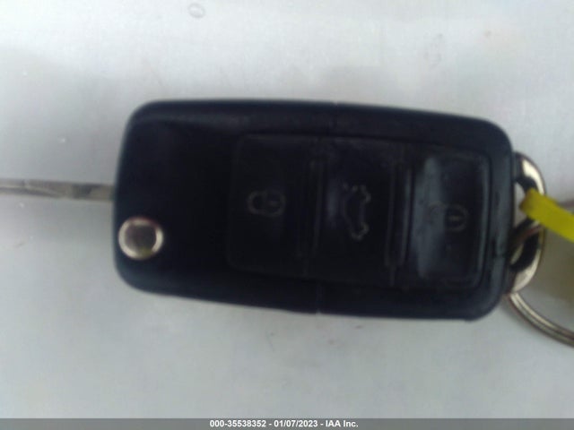 2002 VOLKSWAGEN PASSAT GLS VIN: WVWPD63B82P352787