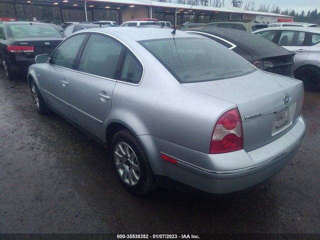 2002 VOLKSWAGEN PASSAT GLS VIN: WVWPD63B82P352787