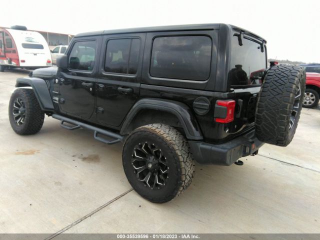 1C4HJXEG0JW225743 Jeep Wrangler Unlimited Sahara