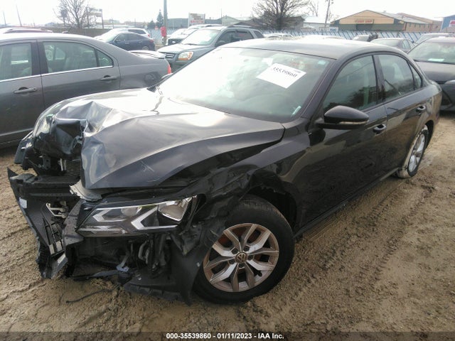 1VWAA7A33JC004947 Volkswagen Passat 2.0t S/r-line