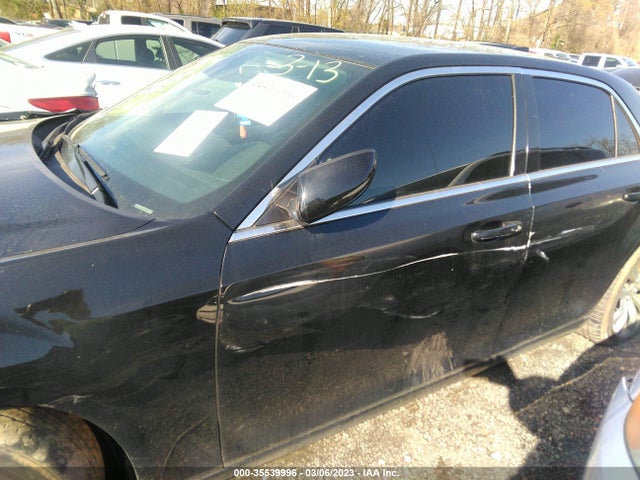 2019 CHRYSLER 300 TOURING L VIN: 2C3CCAAG4KH590163