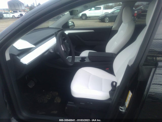 Tesla Model Y Long Range 2022 7SAYGDEE0NF563281 Image 5