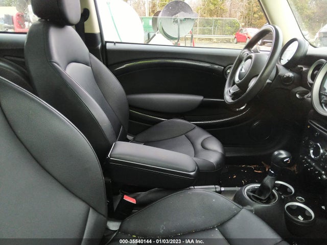 2011 MINI COOPER HARDTOP S VIN: WMWSV3C53BTY15939