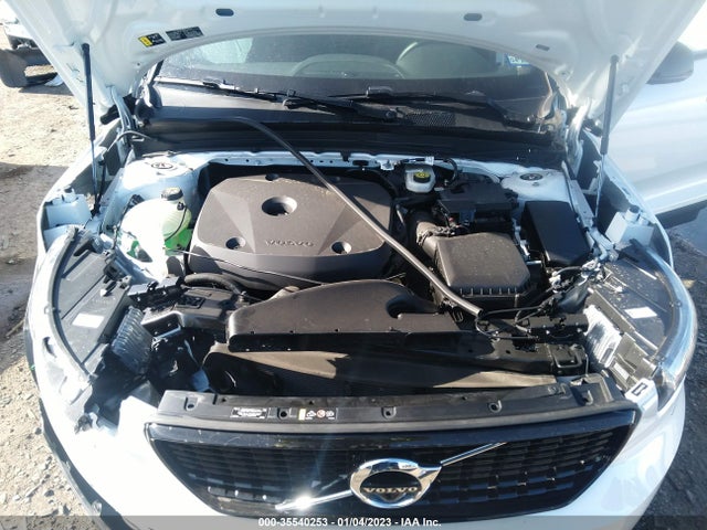 2022 Volvo XC40, VIN: YV4162UM4N2747542