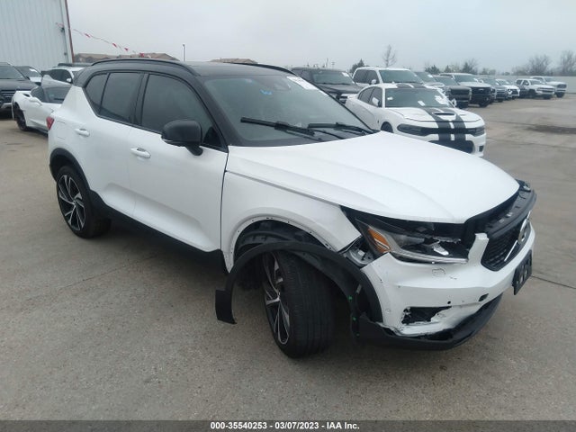 2022 Volvo XC40, VIN: YV4162UM4N2747542