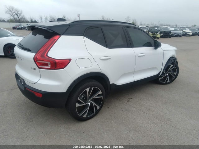 2022 Volvo XC40, VIN: YV4162UM4N2747542
