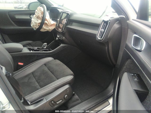 2022 Volvo XC40, VIN: YV4162UM4N2747542
