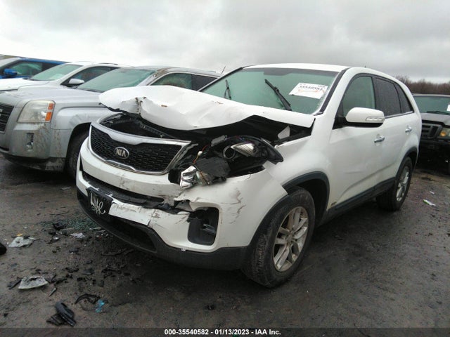 2014 KIA SORENTO LX VIN: 5XYKTCA60EG547226