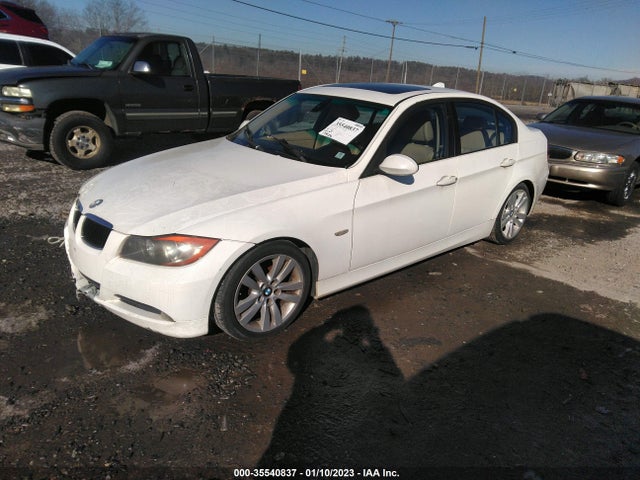 BMW 3 Series 328i 2007 WBAVA33527PV67949 Image 2