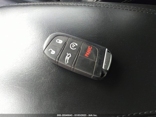 Chrysler 200 C 2015 1C3CCCCG2FN519498 Image 3
